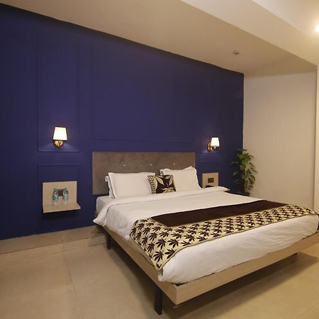Virohaa Garden Hotel Ghaziabad Eksteriør billede