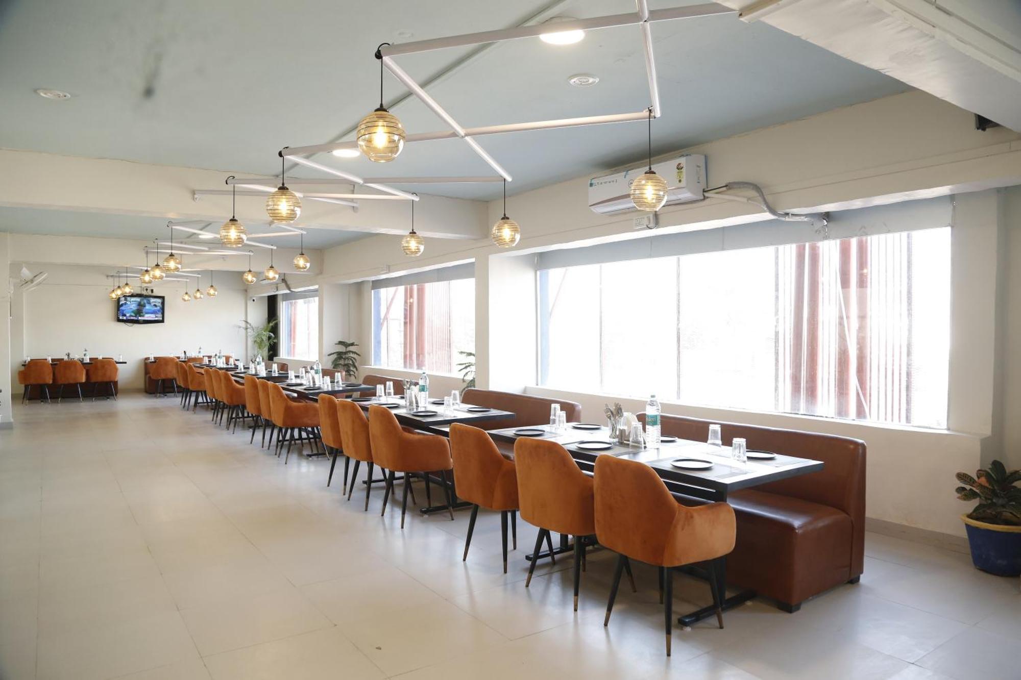 Virohaa Garden Hotel Ghaziabad Eksteriør billede