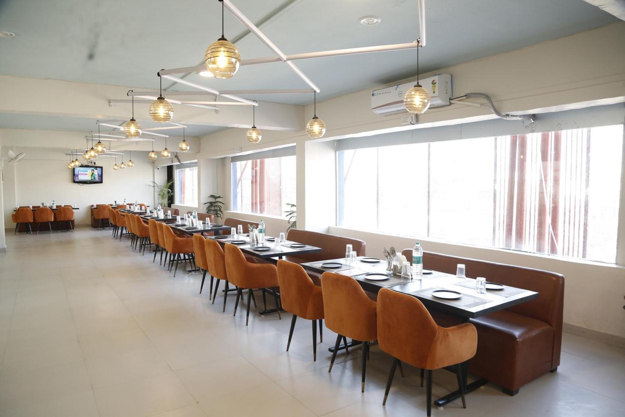Virohaa Garden Hotel Ghaziabad Eksteriør billede