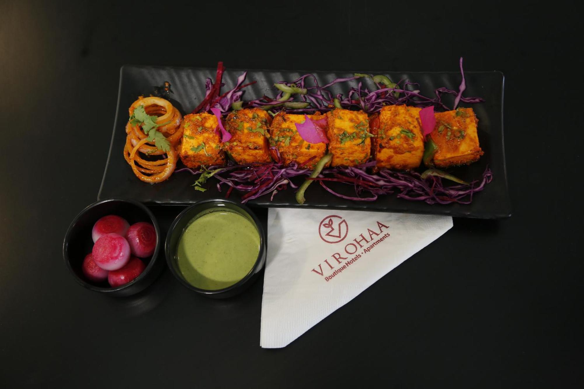 Virohaa Garden Hotel Ghaziabad Eksteriør billede