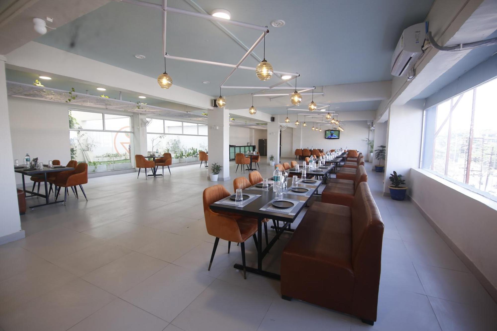 Virohaa Garden Hotel Ghaziabad Eksteriør billede